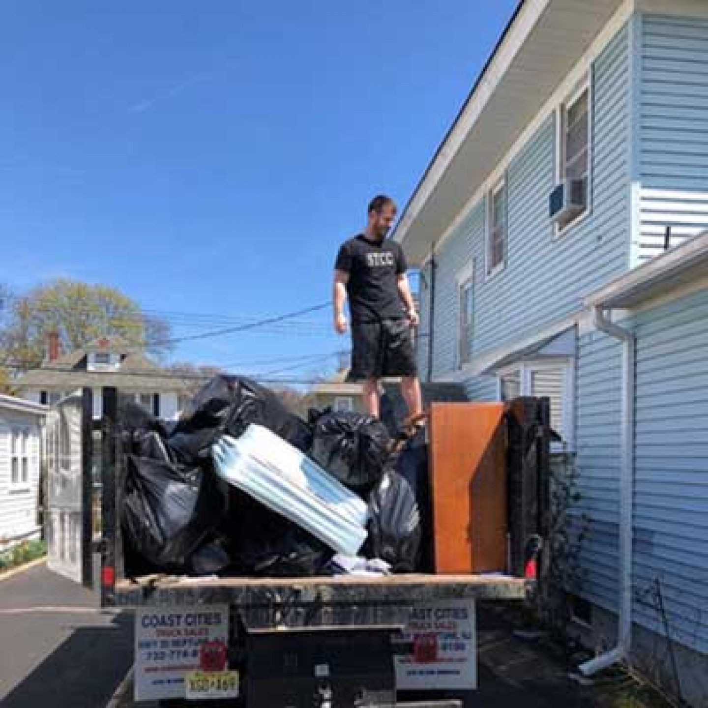 Old Furniture Donation, Old Furniture Pickup Services Wall Township, Middletown Township, Toms